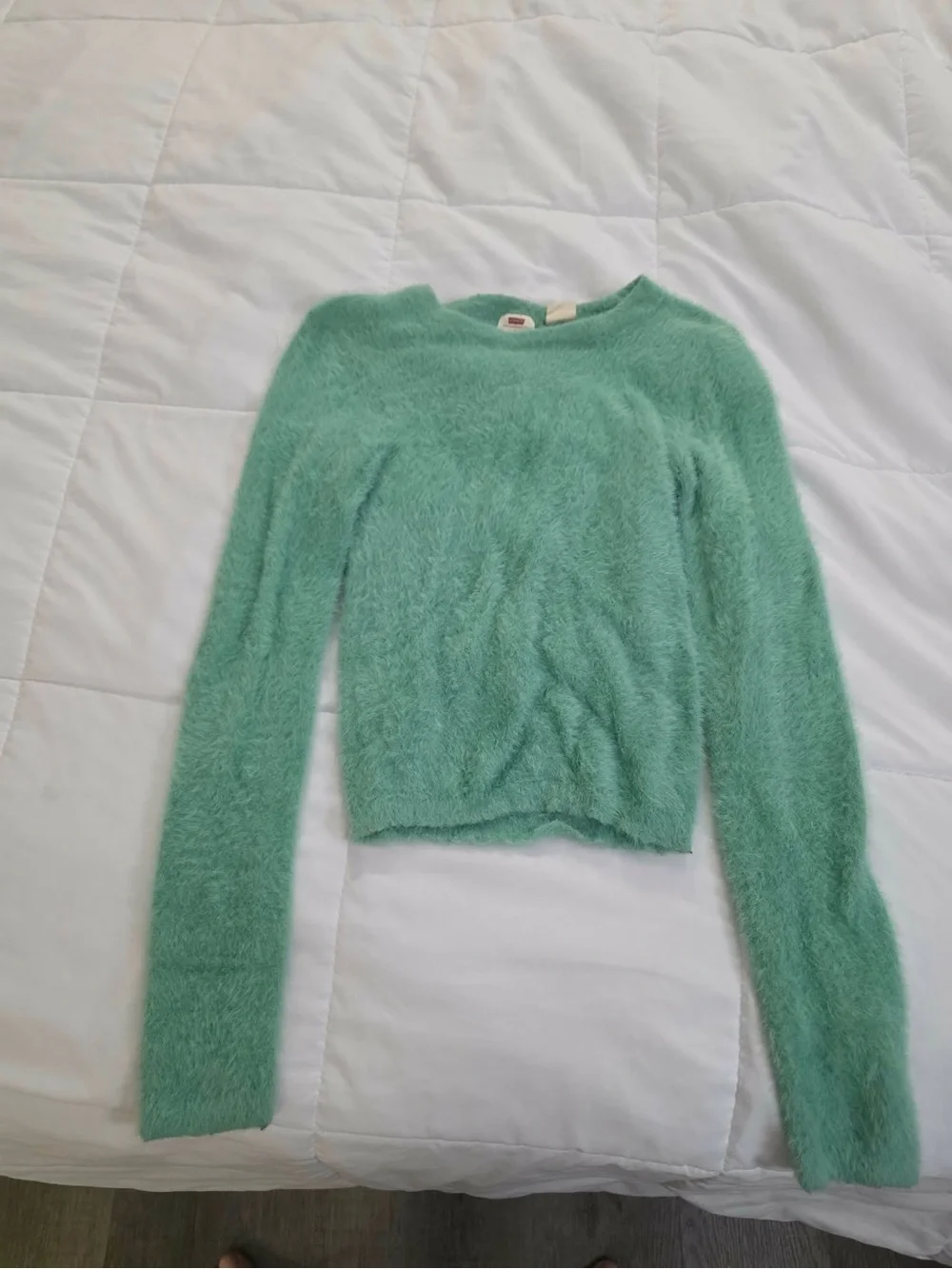 Levi’s Women’s Green Fuzzy Long Sleeve Sz S. A-3